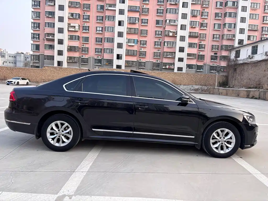 Volkswagen Passat 2015 1.8TSI AT
