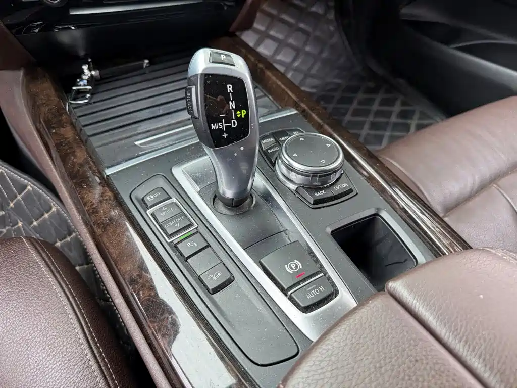 BMW X5 (Import) — миниатюра 9
