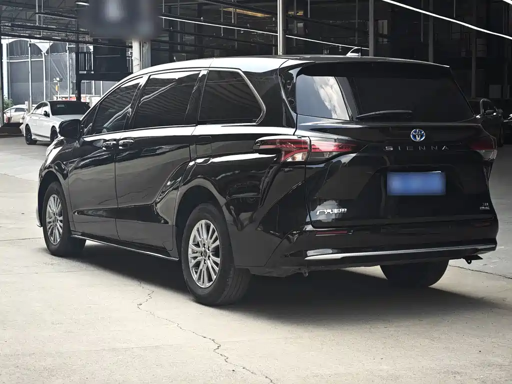 Toyota Sienna — миниатюра 7