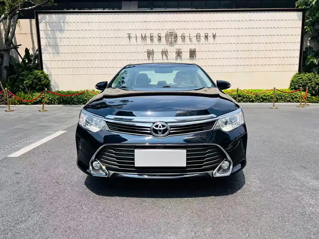 Toyota Camry — миниатюра 2