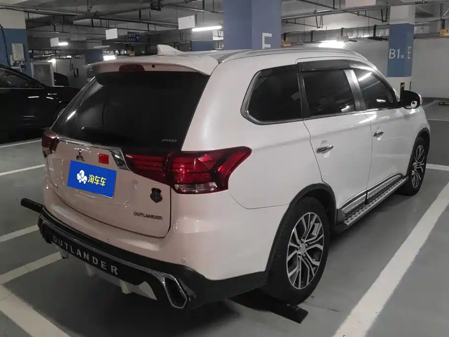 Mitsubishi Outlander — миниатюра 3