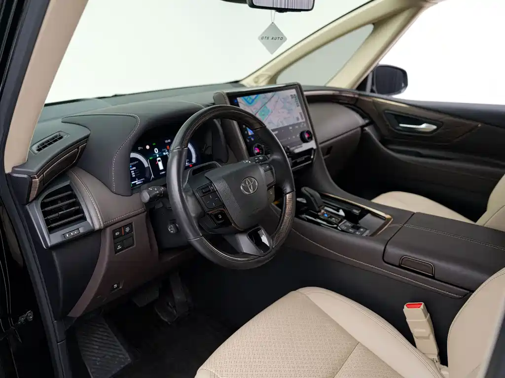 Toyota Alphard — миниатюра 11