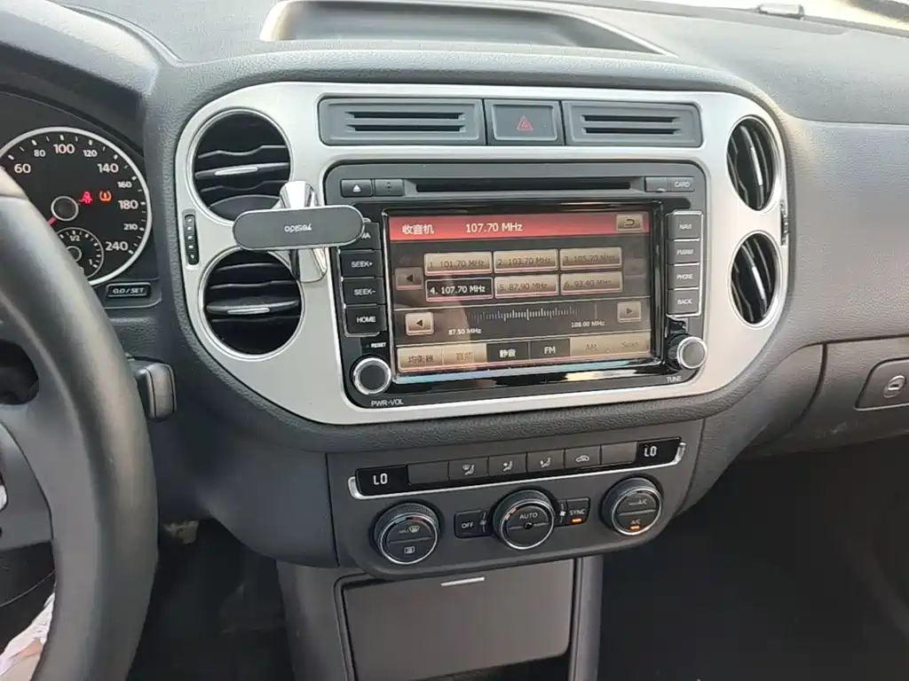 Volkswagen Tiguan — миниатюра 13