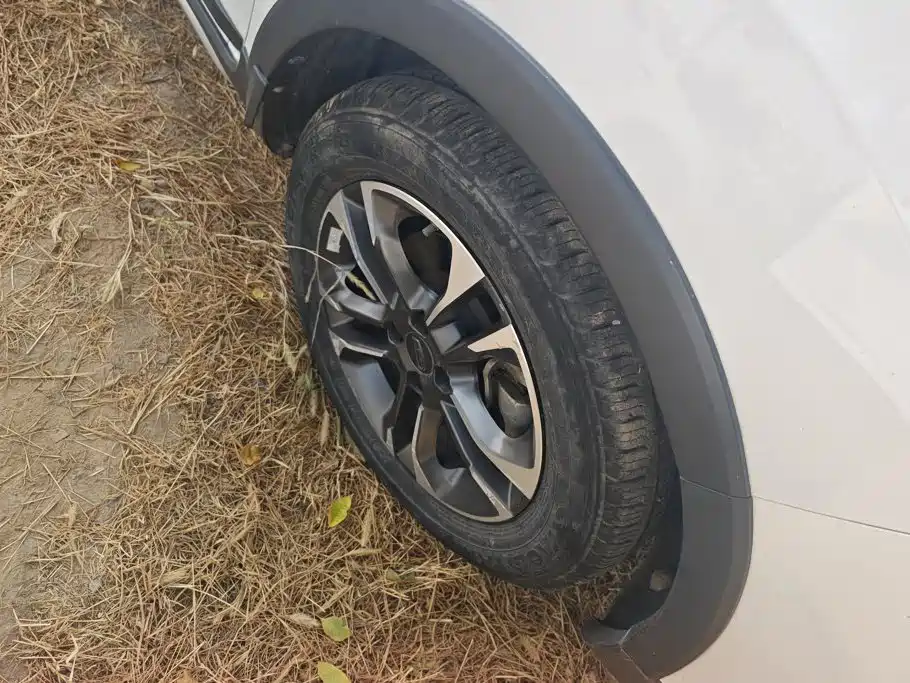 Geely Vision X3 — миниатюра 6