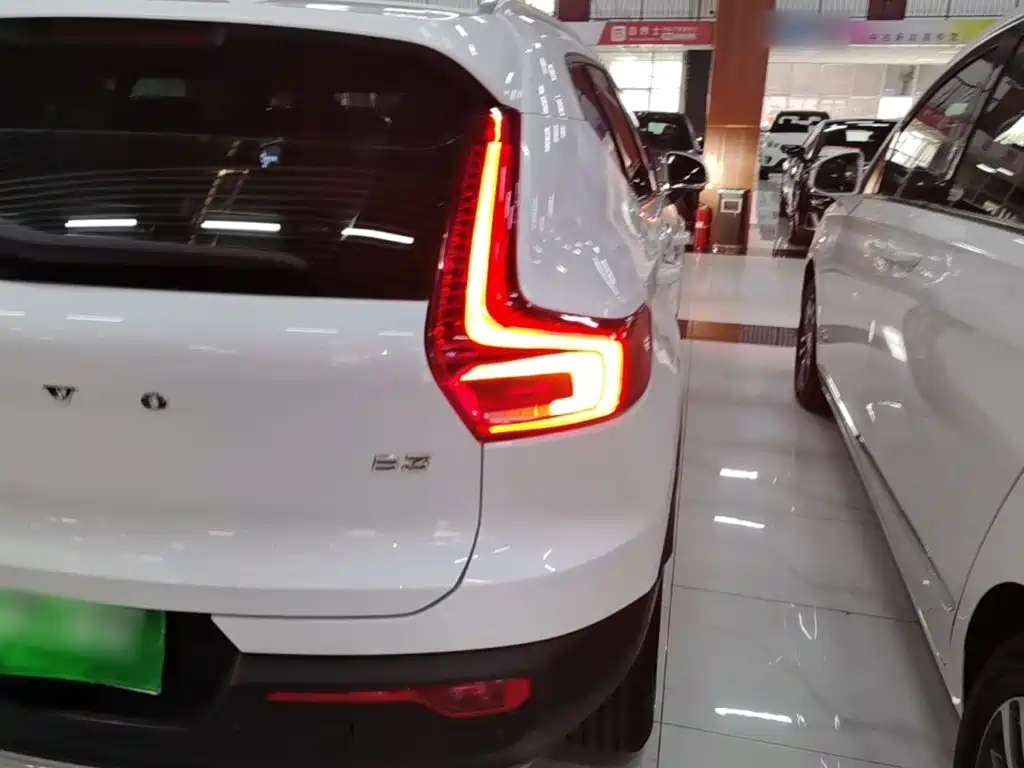 Volvo XC40 — миниатюра 8