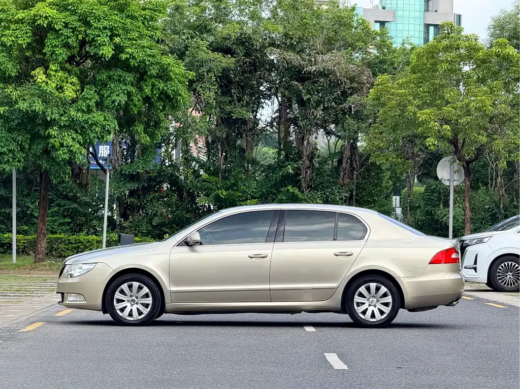 Skoda Superb — миниатюра 15