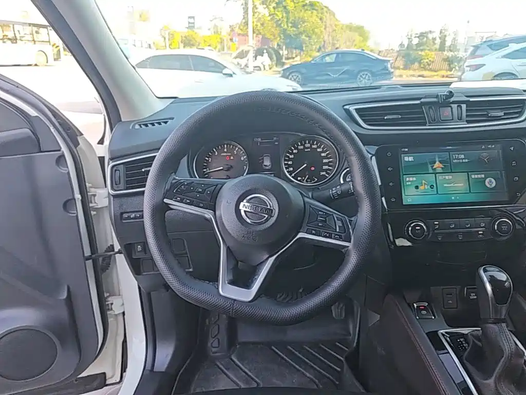 Nissan Qashqai — миниатюра 11