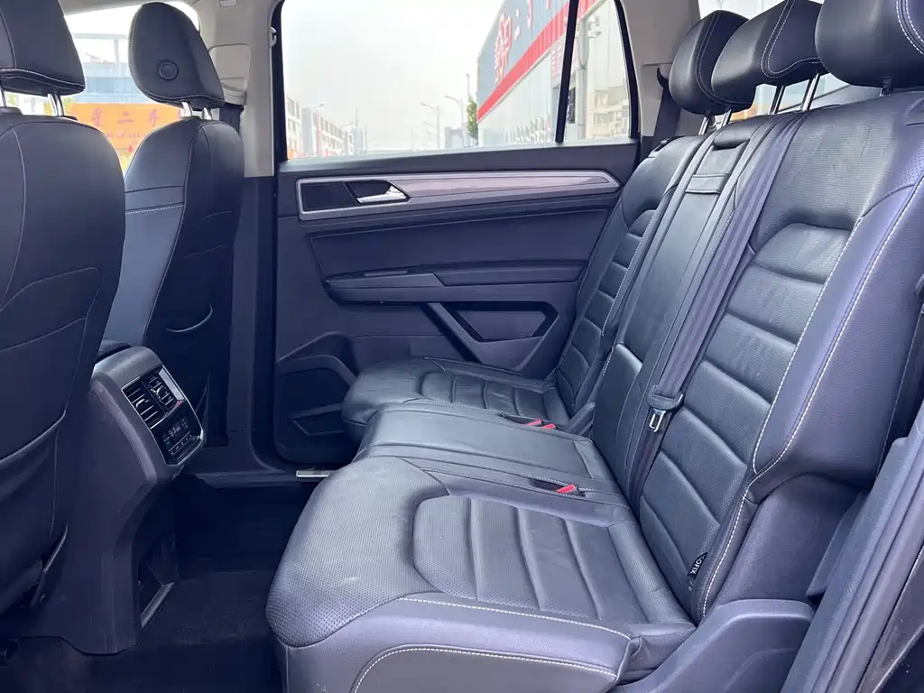 Volkswagen Teramont — миниатюра 6