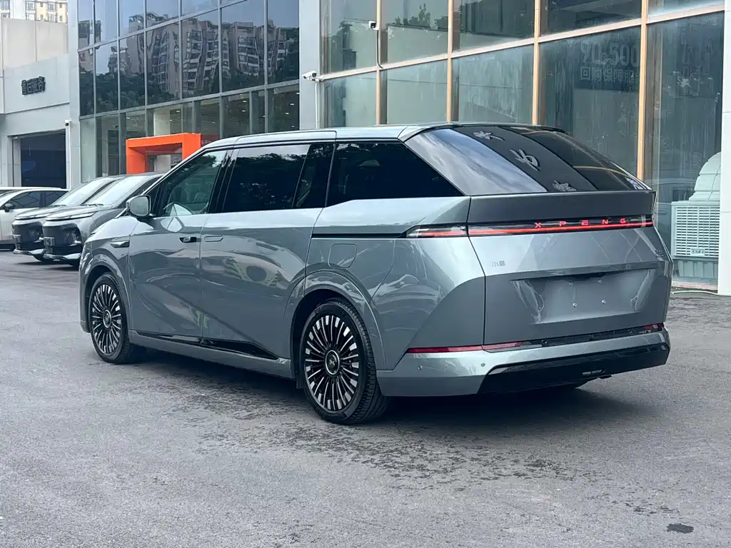 XPeng X9 — миниатюра 8