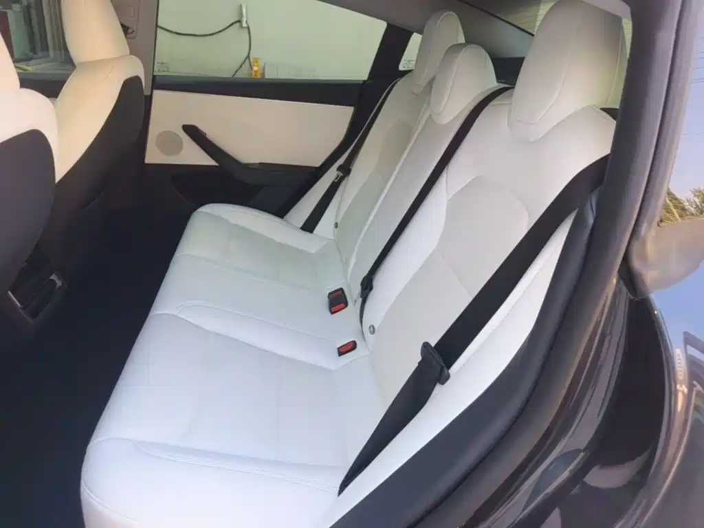 Tesla Model 3 — миниатюра 17