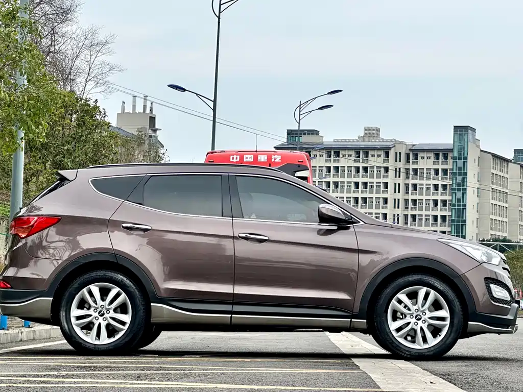 Hyundai Santa Fe (Import) — миниатюра 10