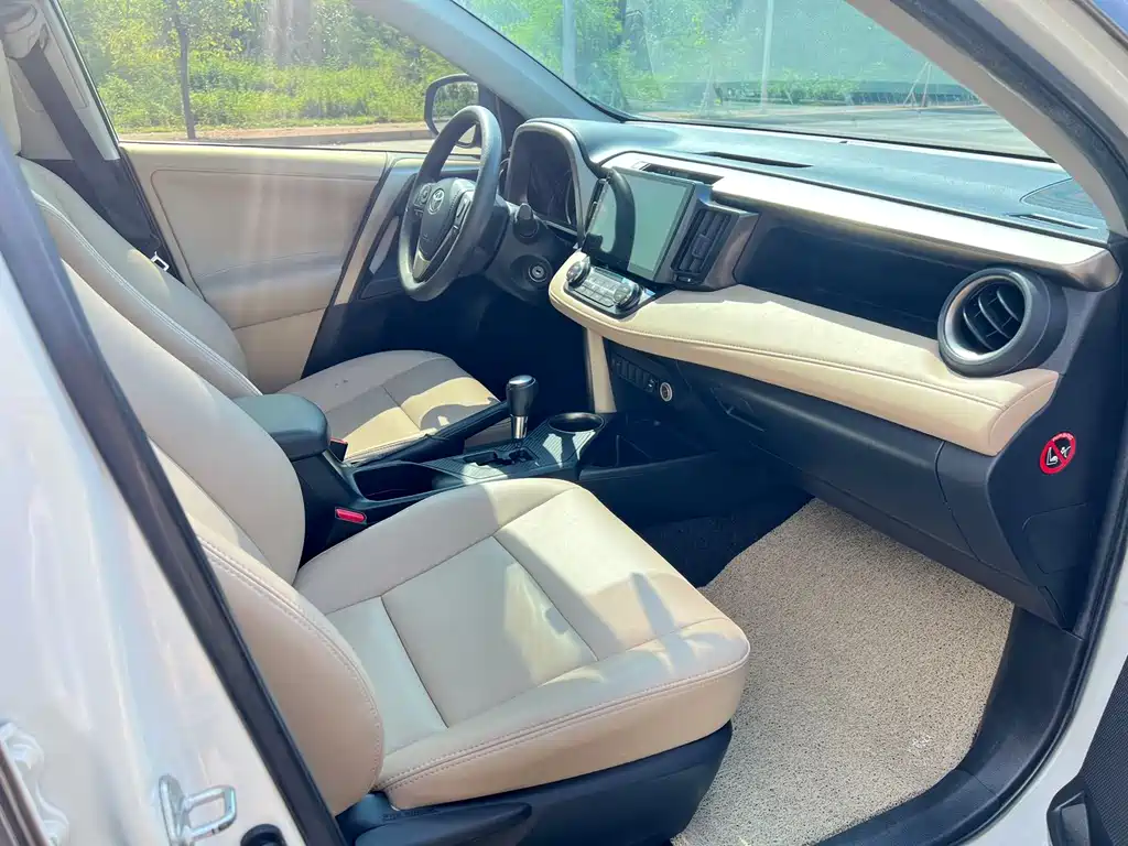 Toyota RAV4 — миниатюра 12