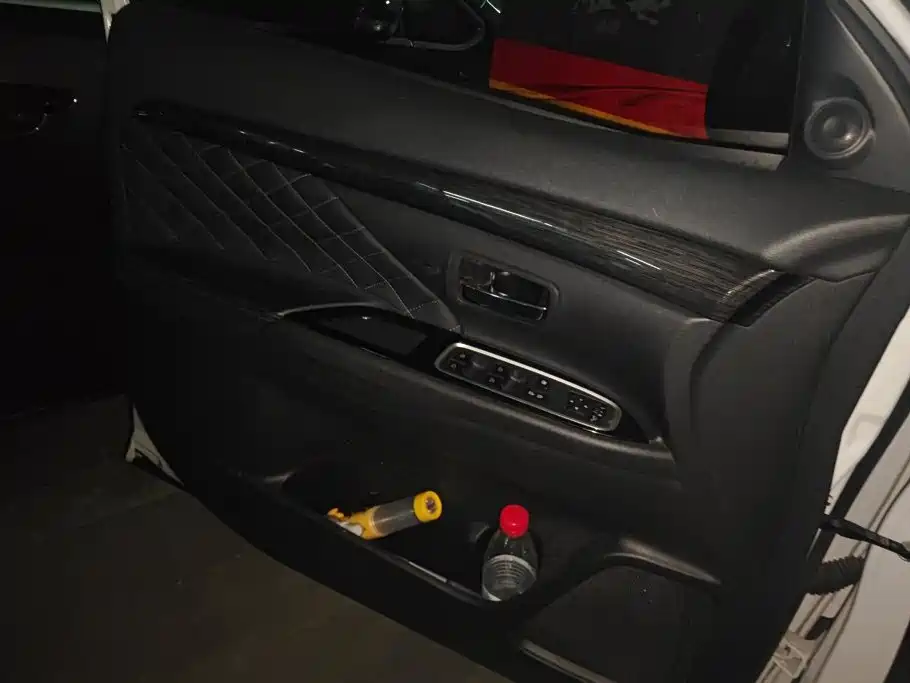 Mitsubishi Outlander — миниатюра 7