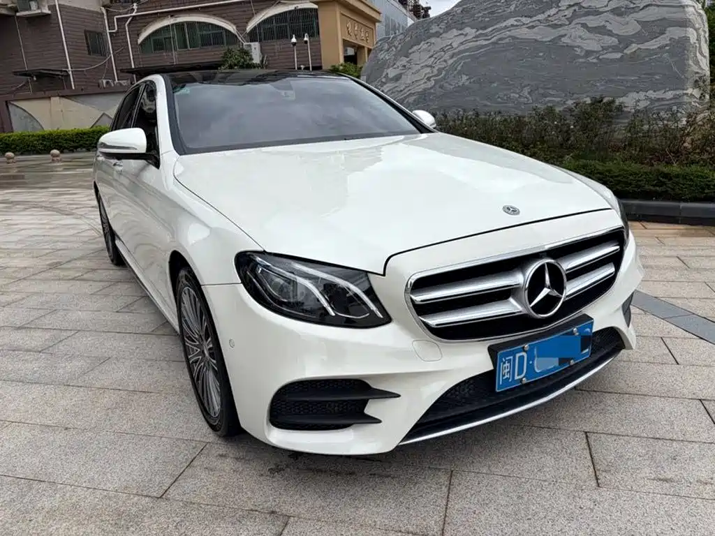 Mercedes-Benz E-Class — миниатюра 3