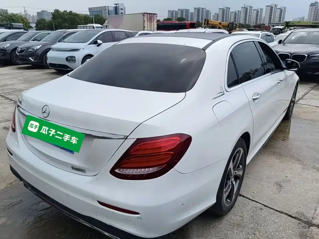 Mercedes-Benz E-Class — миниатюра 7
