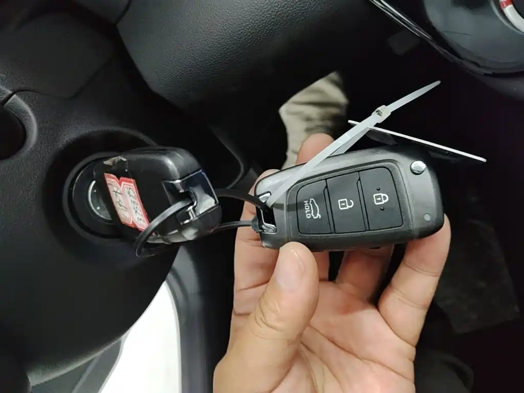 Hyundai Elantra — миниатюра 9