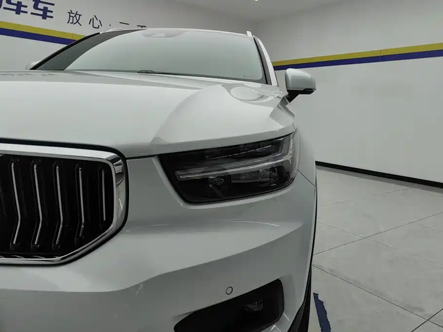 Volvo XC40 — миниатюра 5