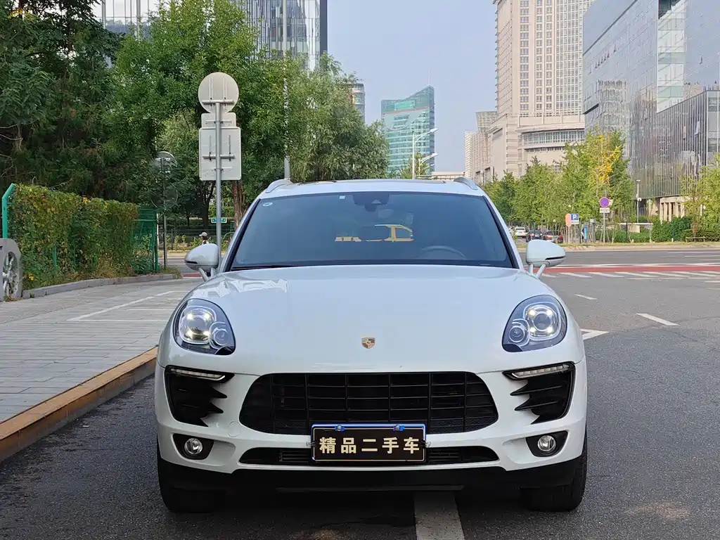 Porsche Macan — миниатюра 3