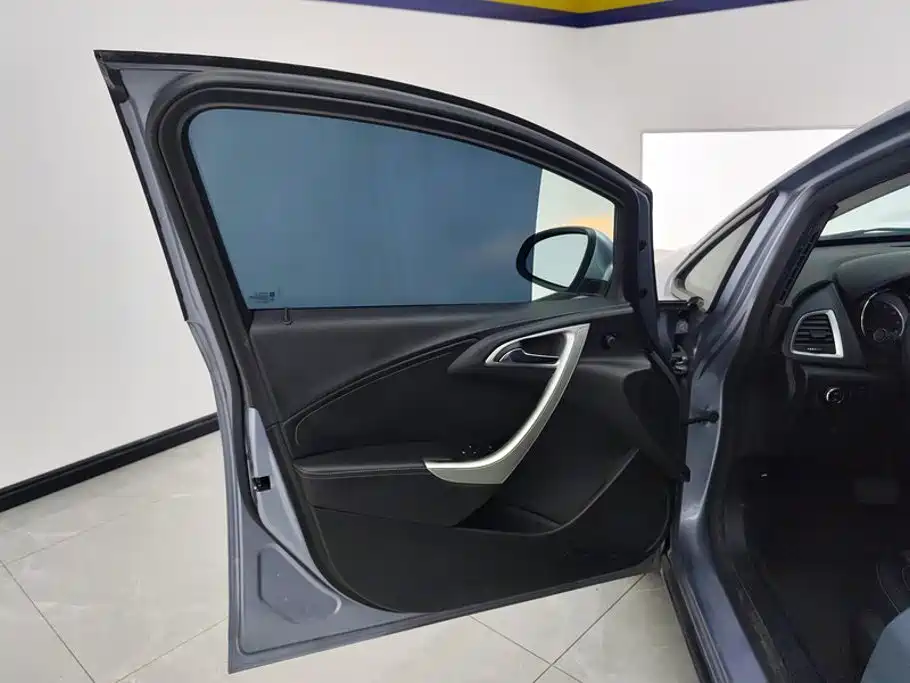 Buick Excelle — миниатюра 7
