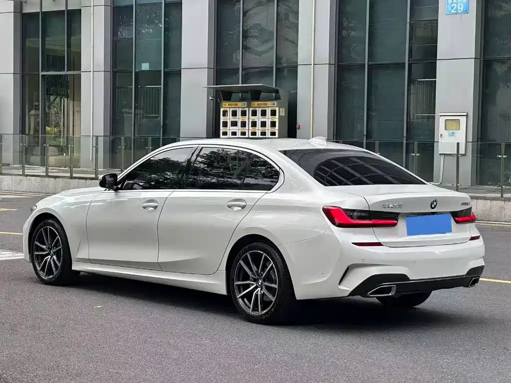 BMW 3 Series — миниатюра 4