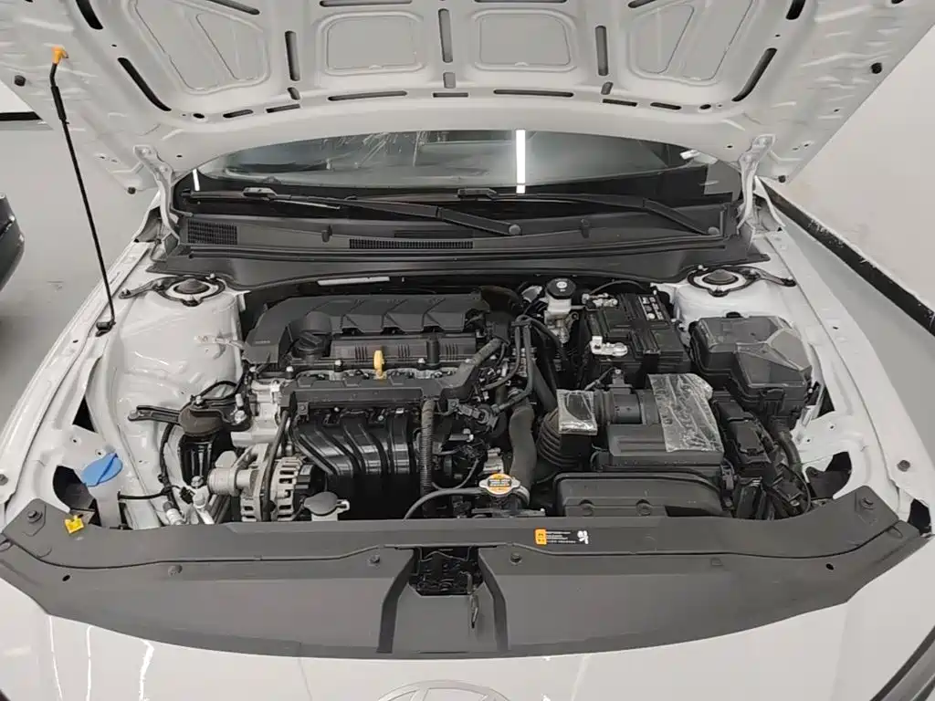Hyundai Elantra — миниатюра 20