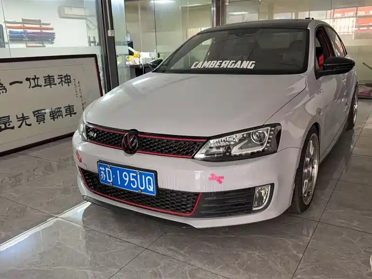 Volkswagen Sagitar 2014