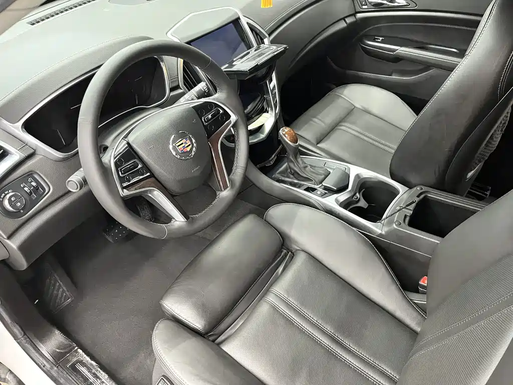 Cadillac SRX — миниатюра 6