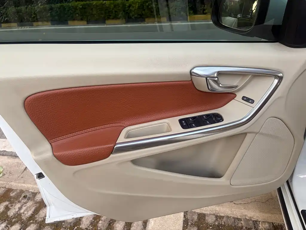 Volvo S60 (Import) — миниатюра 10