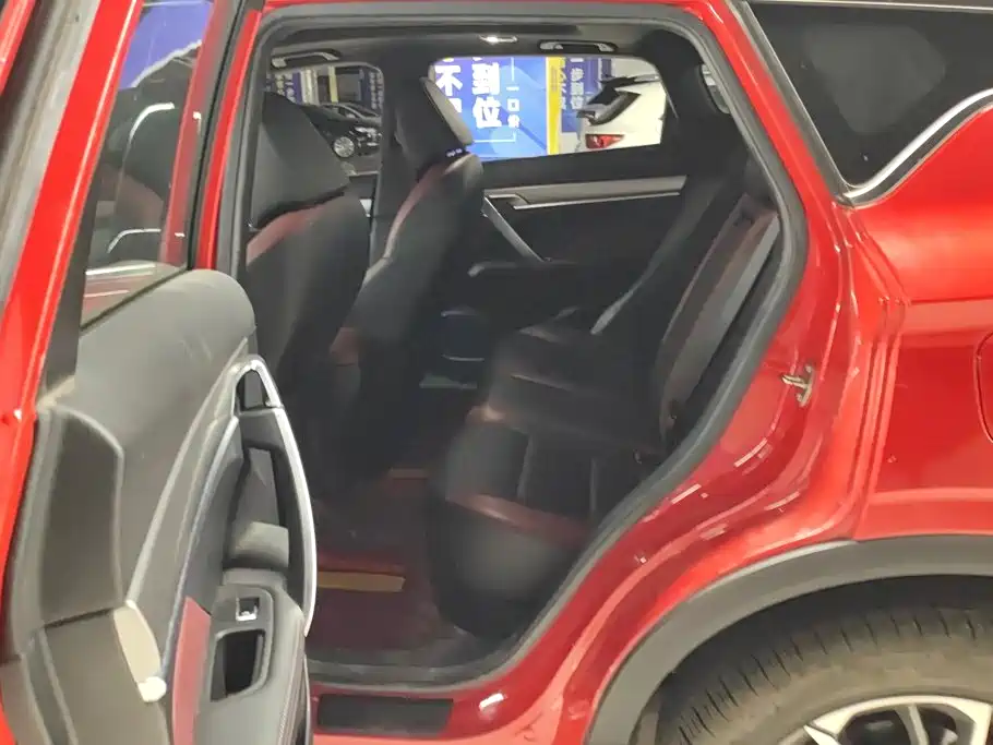 Geely Binyue — миниатюра 11