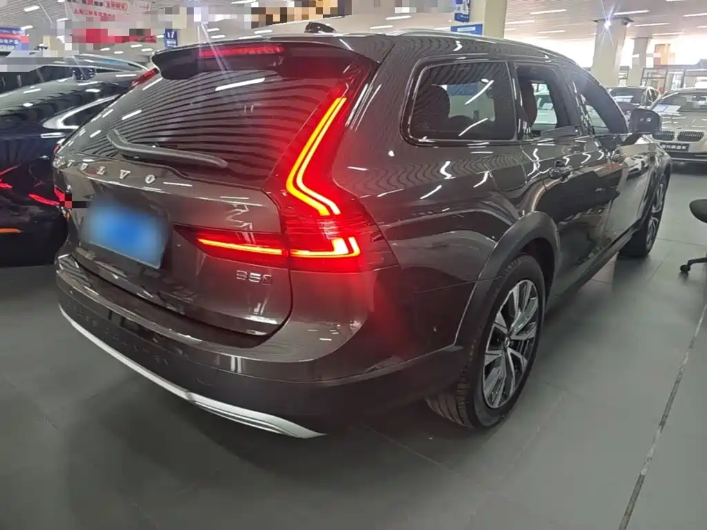 Volvo V90 — миниатюра 7