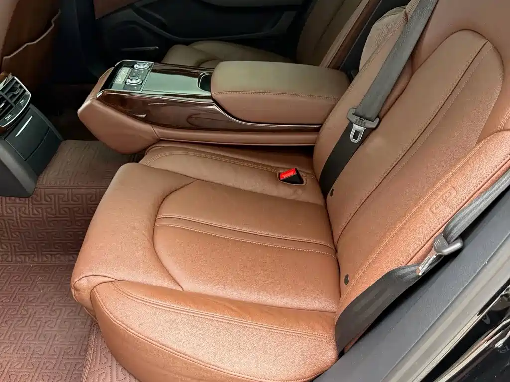Audi A8 — миниатюра 11