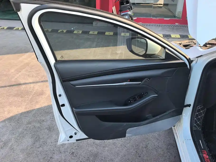 Mazda 3 Axela — миниатюра 7