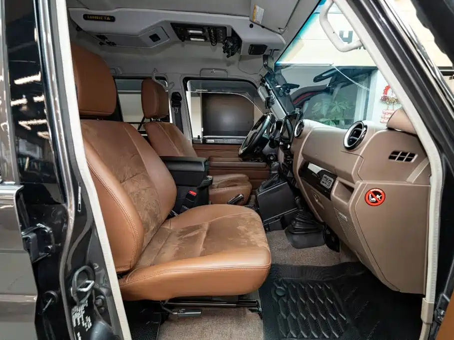 Toyota Land Cruiser — миниатюра 8