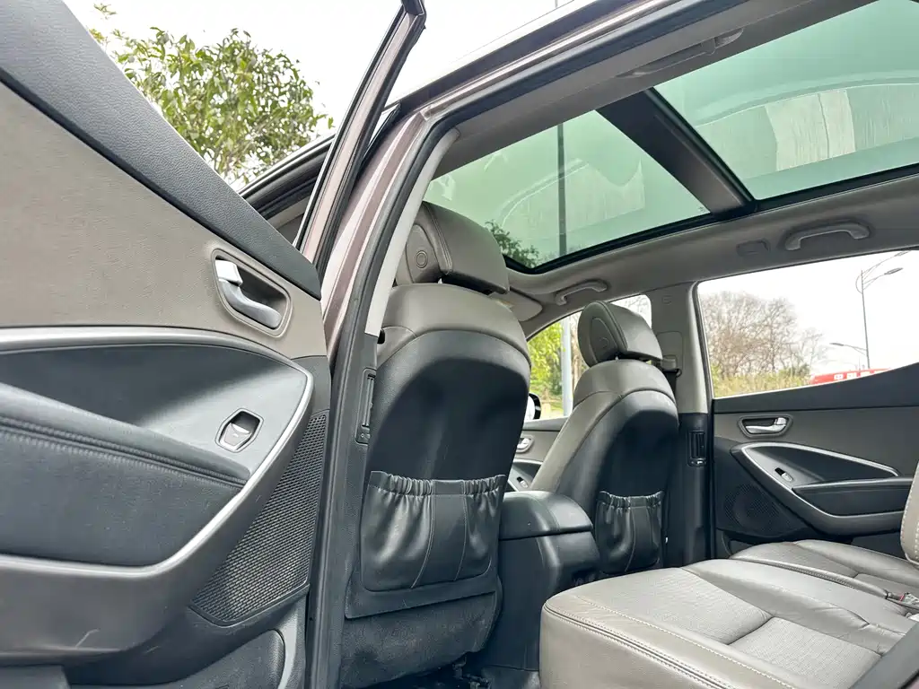 Hyundai Santa Fe (Import) — миниатюра 31