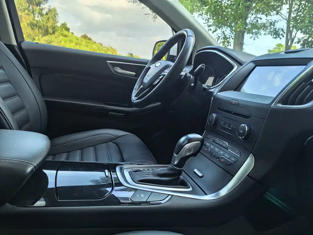 Ford Edge — миниатюра 13