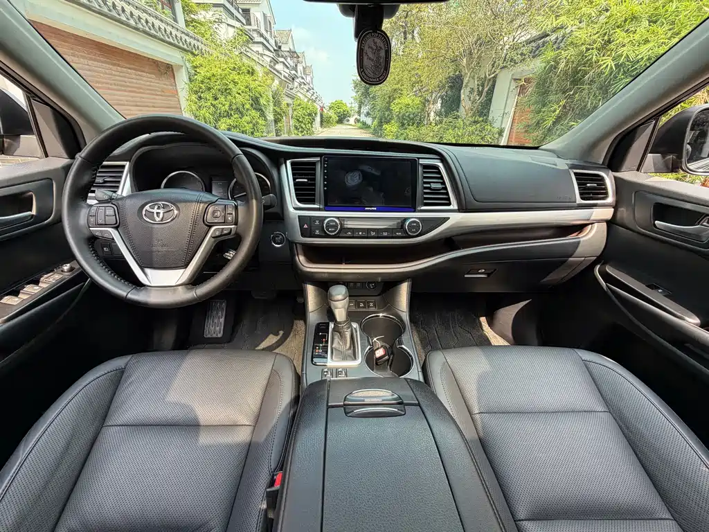 Toyota Highlander — миниатюра 9