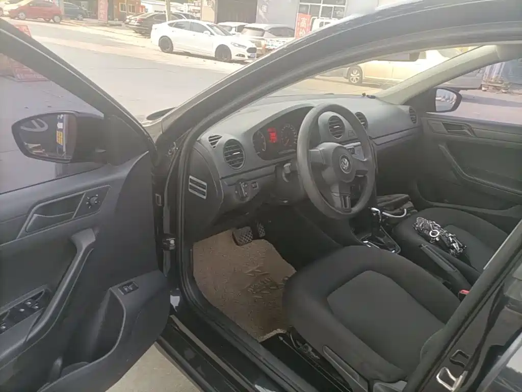 Volkswagen Jetta — миниатюра 16