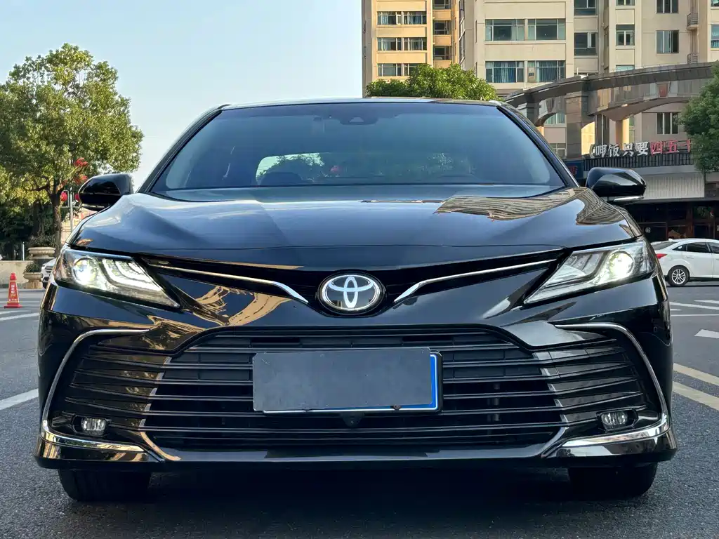 Toyota Camry — миниатюра 2