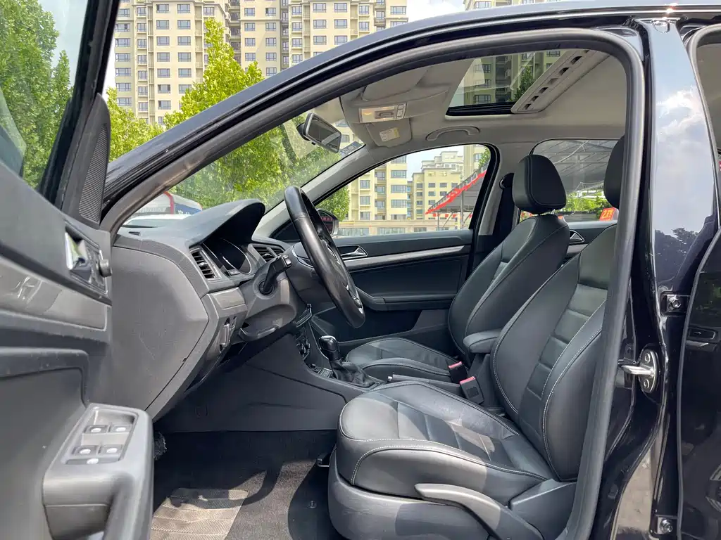 Volkswagen Lavida — миниатюра 4