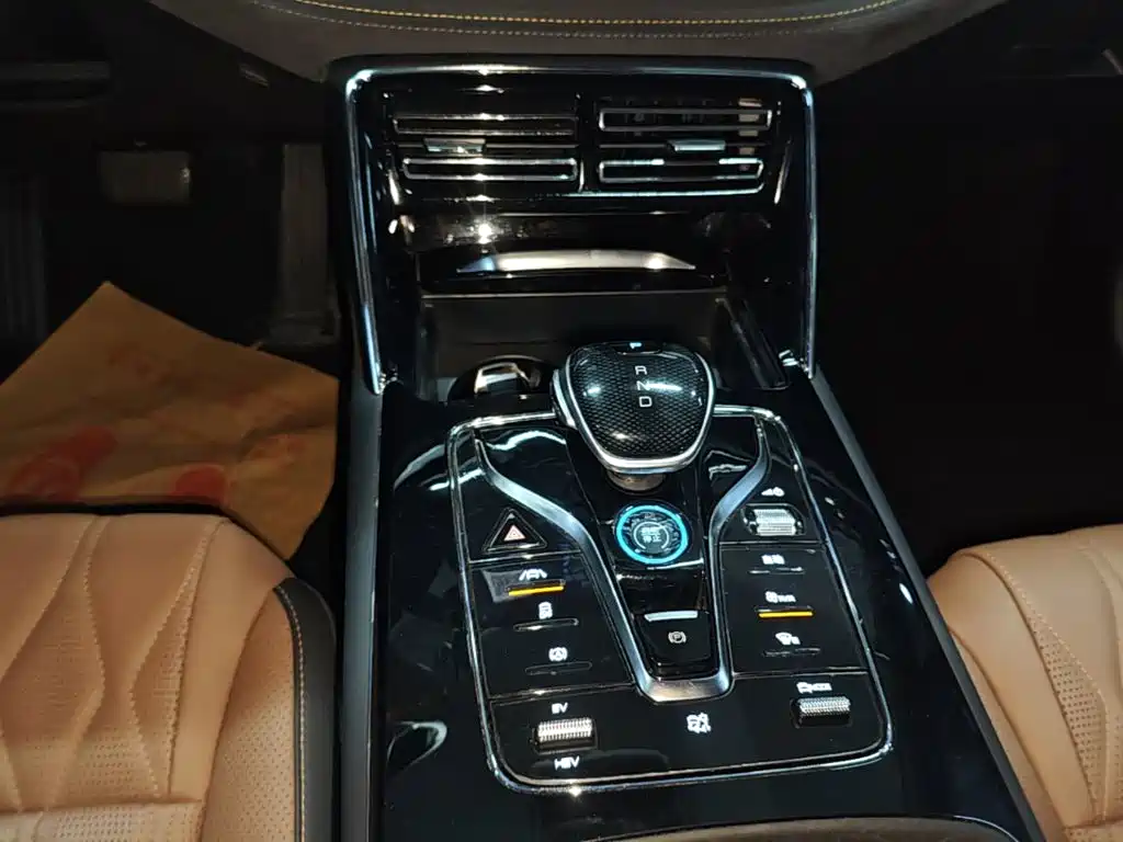 BYD Tang New Energy — миниатюра 14