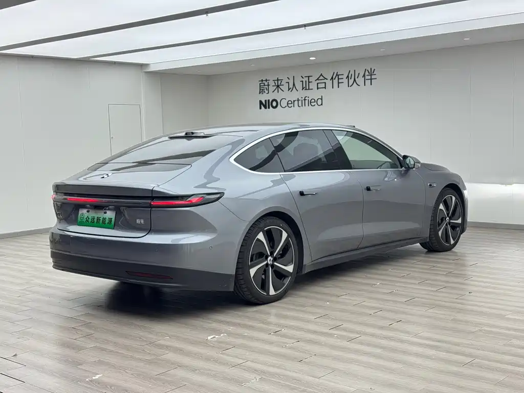 NIO NIO ET7