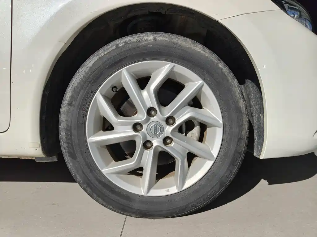 Nissan Tiida — миниатюра 16