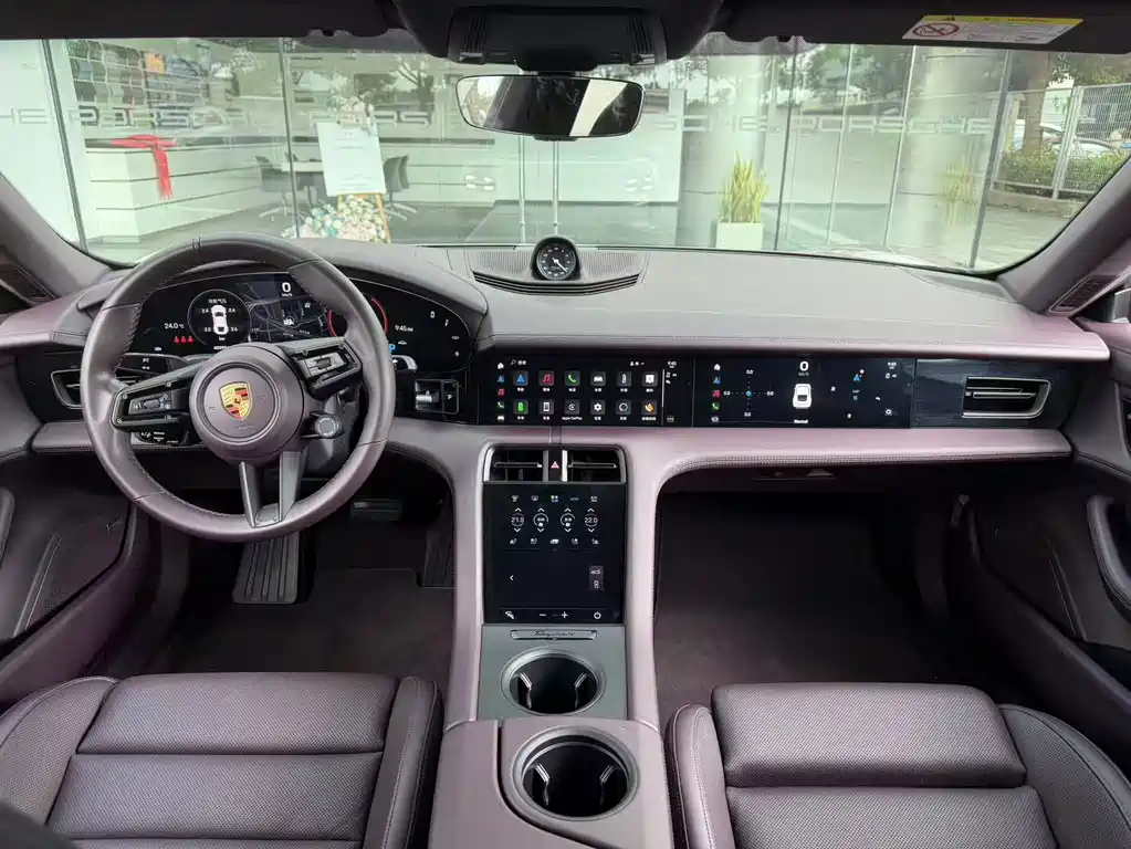 Porsche Taycan — миниатюра 7