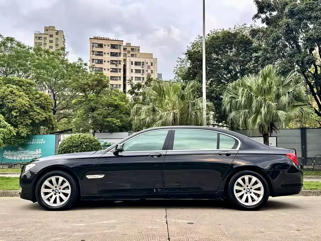 BMW 7 Series 7 2009 740Li Lead