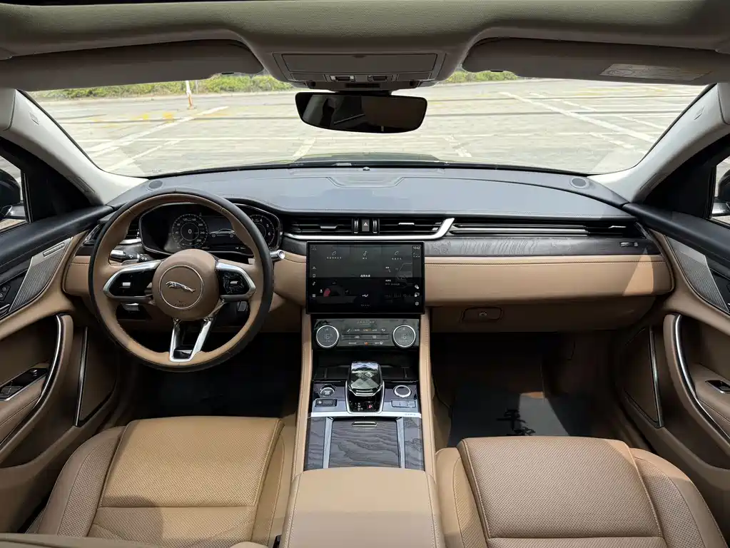 Jaguar XFL — миниатюра 9