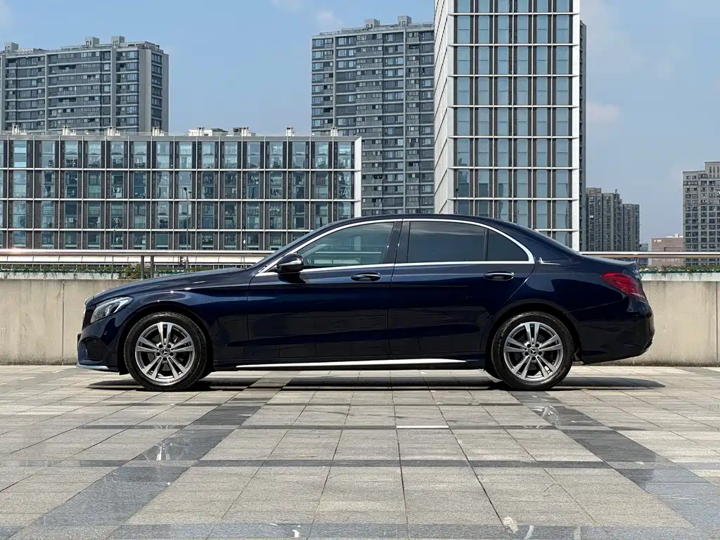 Mercedes-Benz C-Class — миниатюра 4