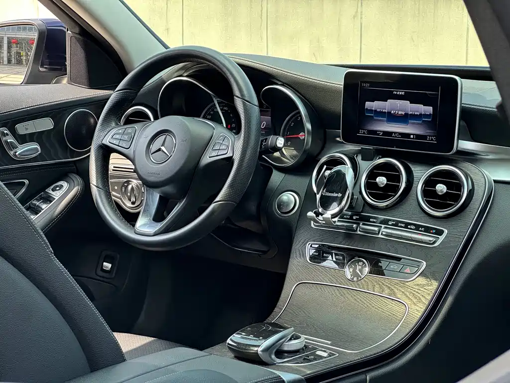 Mercedes-Benz C-Class — миниатюра 10