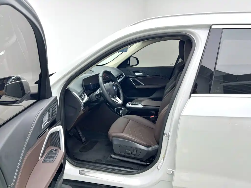 BMW iX1 — миниатюра 12