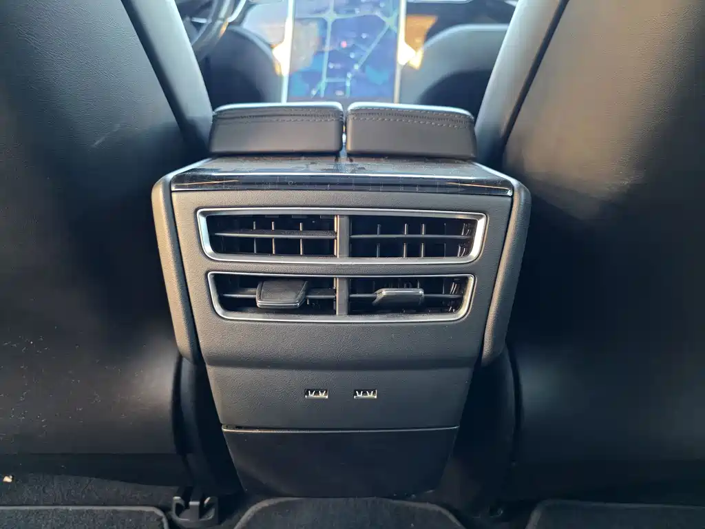 Tesla Model S — миниатюра 7