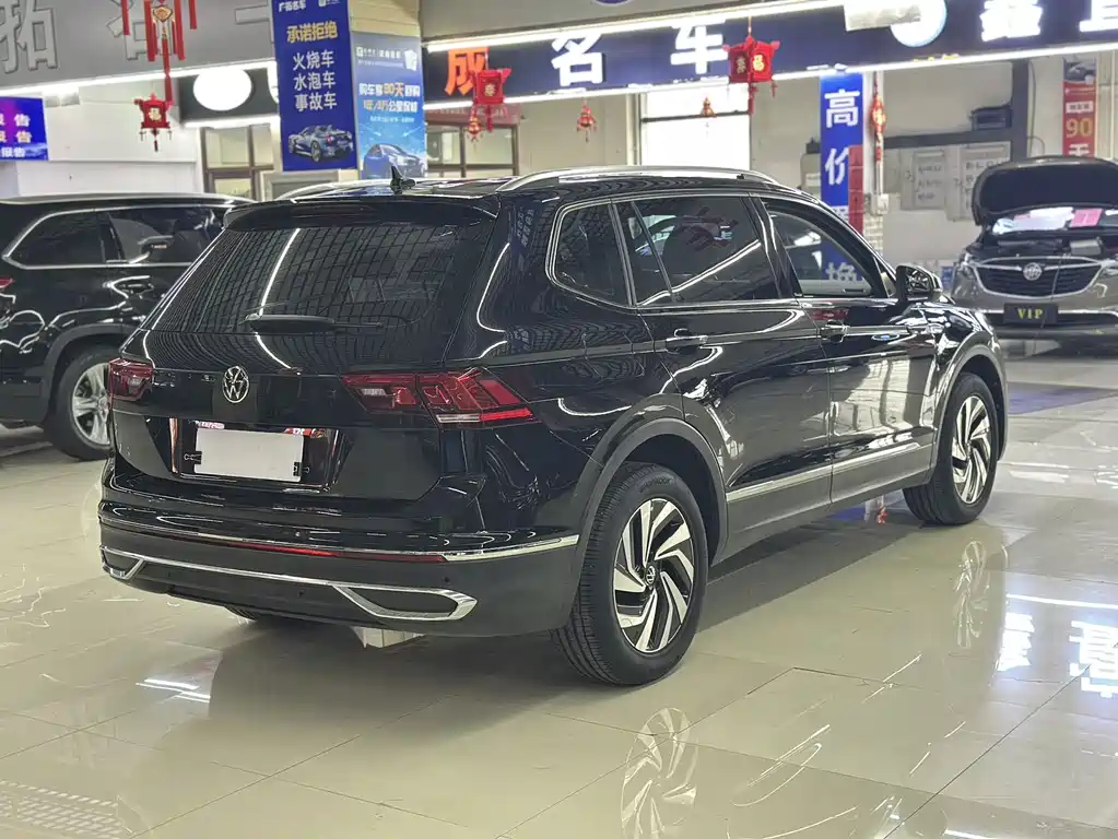 Volkswagen Tiguan L — миниатюра 9